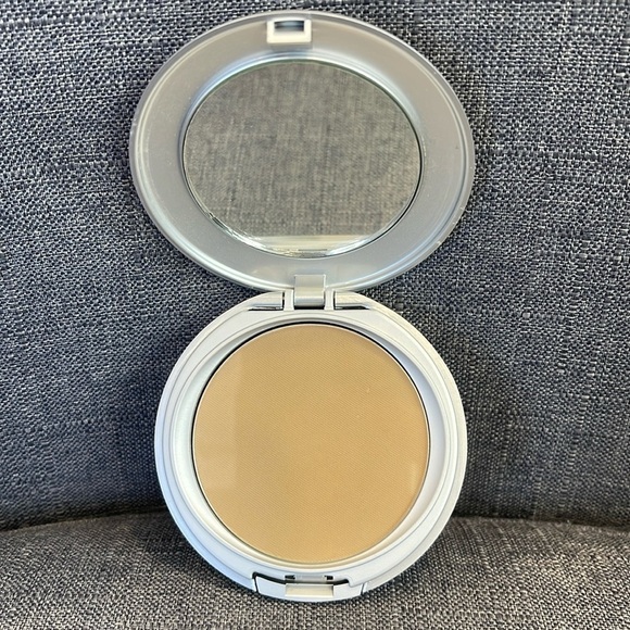 Other - Oil Free & Fragrance Free Pressed Powder “Matte Sand”